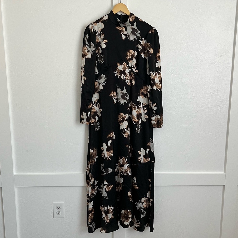 Soie Floral Mock Neck Long Sleeve Maxi Dress
